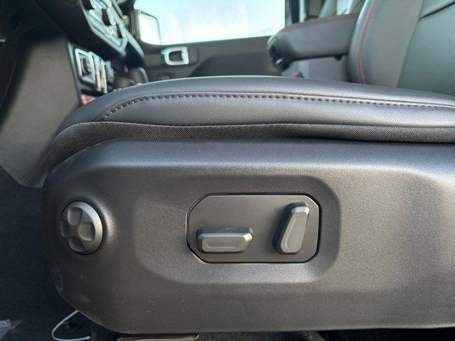 new 2025 Jeep Gladiator car, priced at $55,560