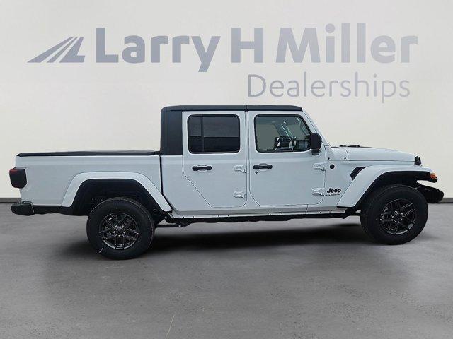 new 2024 Jeep Gladiator car, priced at $44,455