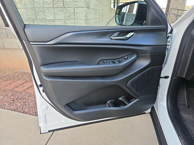 new 2025 Jeep Grand Cherokee car, priced at $37,753