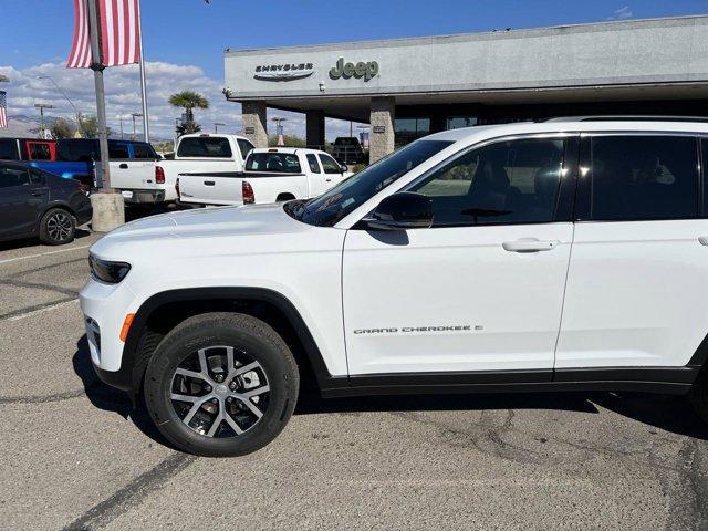 new 2025 Jeep Grand Cherokee car, priced at $45,423