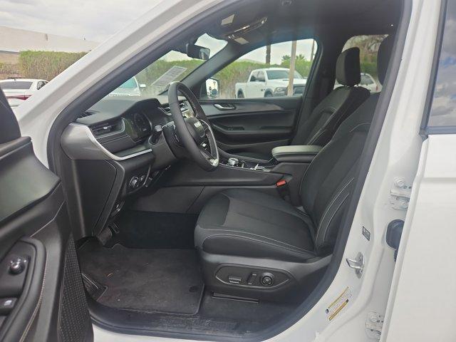 new 2025 Jeep Grand Cherokee car, priced at $38,211