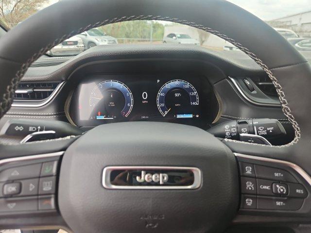 new 2025 Jeep Grand Cherokee car, priced at $38,211