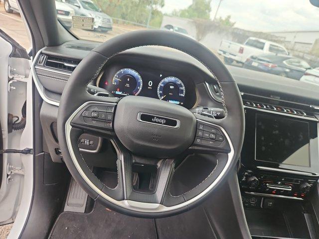 new 2025 Jeep Grand Cherokee car, priced at $38,211