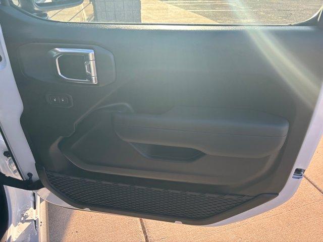 new 2025 Jeep Wrangler car, priced at $46,514