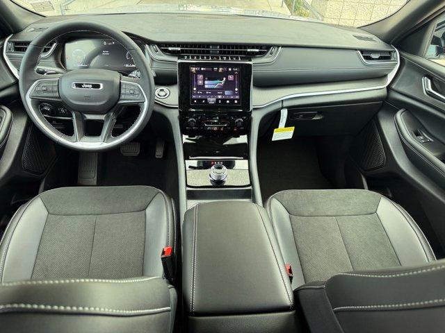 new 2025 Jeep Grand Cherokee car, priced at $40,299