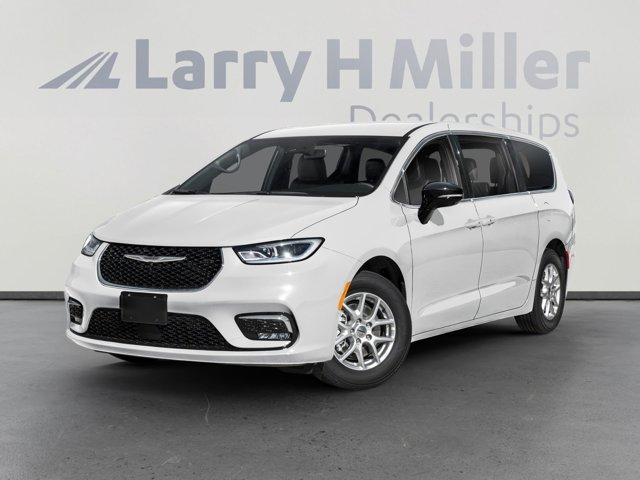 new 2025 Chrysler Pacifica car, priced at $43,672