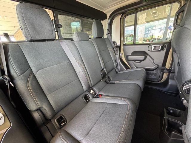 new 2025 Jeep Gladiator car, priced at $38,727