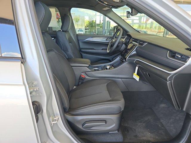new 2025 Jeep Grand Cherokee car, priced at $39,567