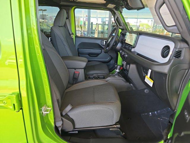 new 2025 Jeep Wrangler car, priced at $46,502
