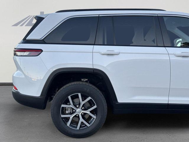 new 2025 Jeep Grand Cherokee car, priced at $42,027