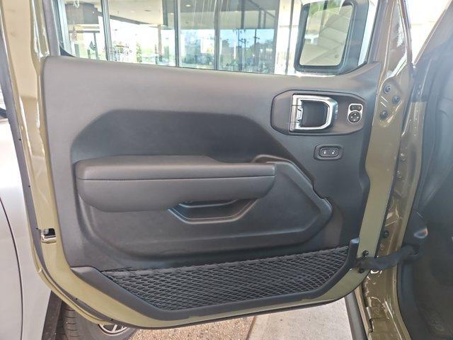 new 2025 Jeep Gladiator car, priced at $50,485