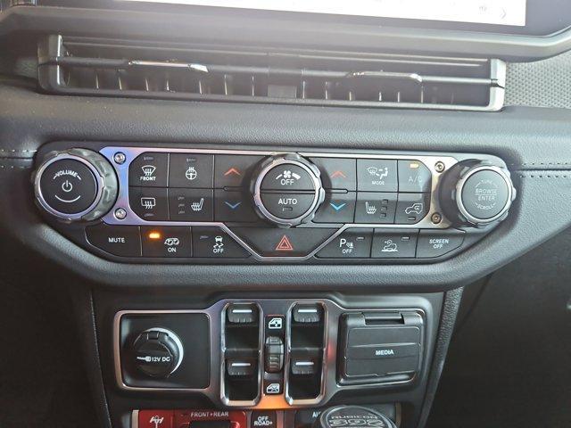 new 2025 Jeep Wrangler car, priced at $98,256