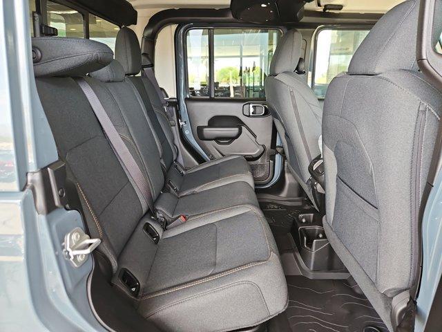 new 2025 Jeep Gladiator car, priced at $46,979