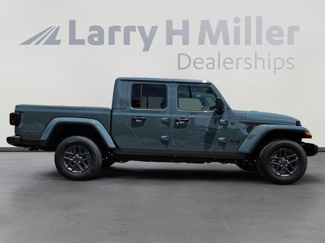 new 2025 Jeep Gladiator car, priced at $46,979