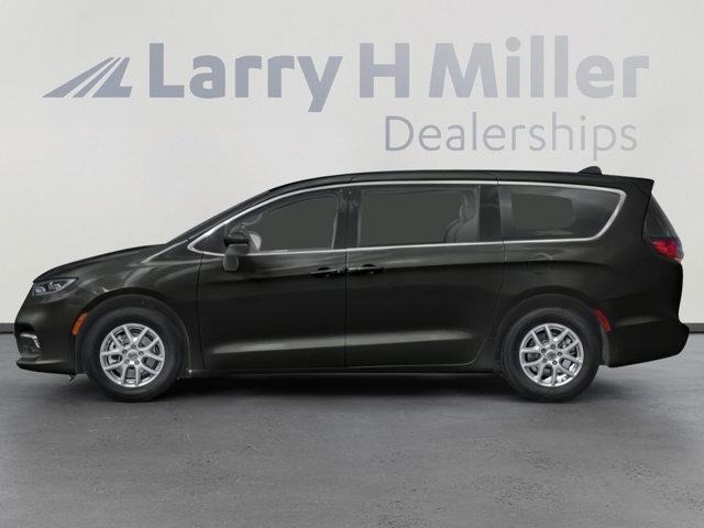 used 2023 Chrysler Pacifica car, priced at $29,322