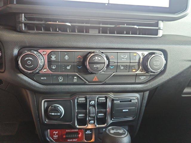 new 2025 Jeep Wrangler car, priced at $46,188