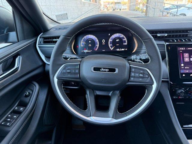 new 2025 Jeep Grand Cherokee car, priced at $38,997
