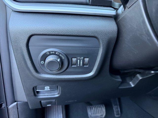 new 2025 Jeep Grand Cherokee car, priced at $38,997
