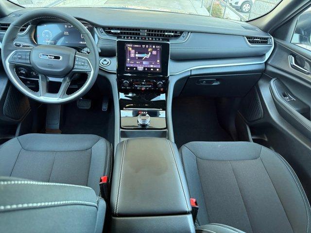new 2025 Jeep Grand Cherokee car, priced at $38,997