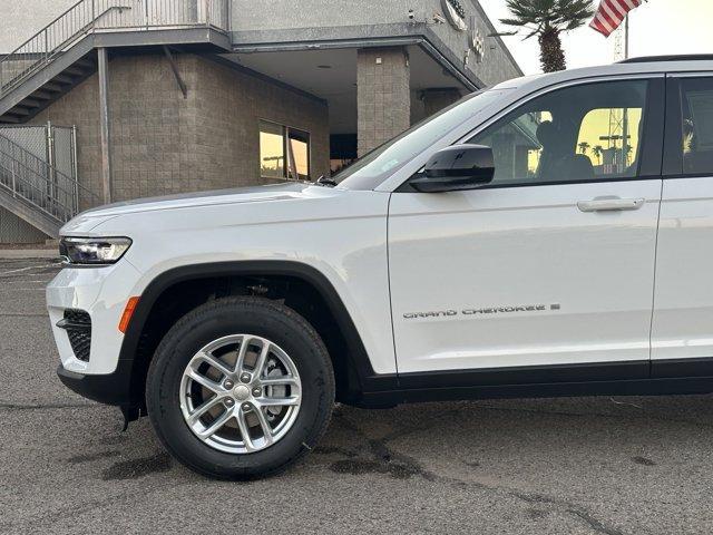 new 2025 Jeep Grand Cherokee car, priced at $37,490