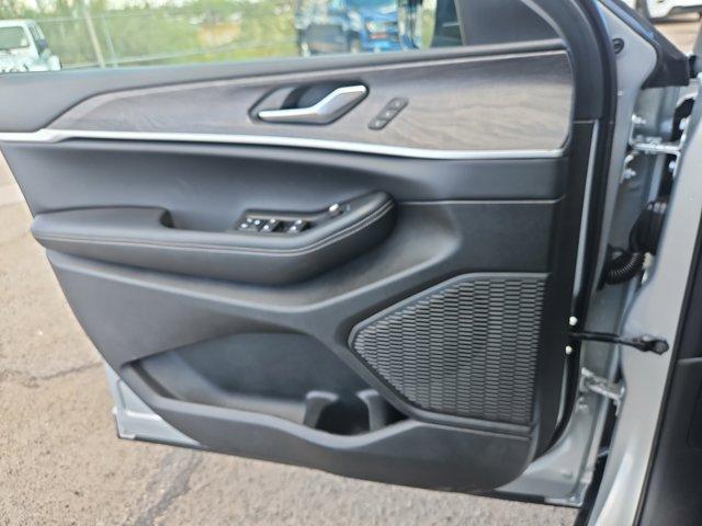 new 2025 Jeep Grand Cherokee L car, priced at $48,247