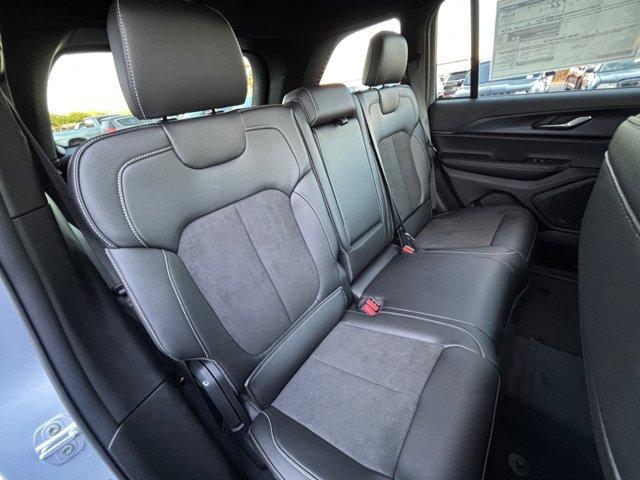 new 2025 Jeep Grand Cherokee car, priced at $40,205