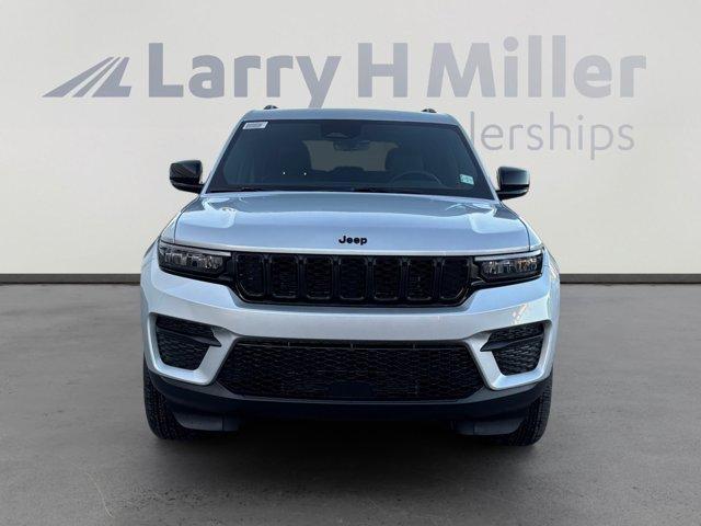 new 2025 Jeep Grand Cherokee car, priced at $40,205