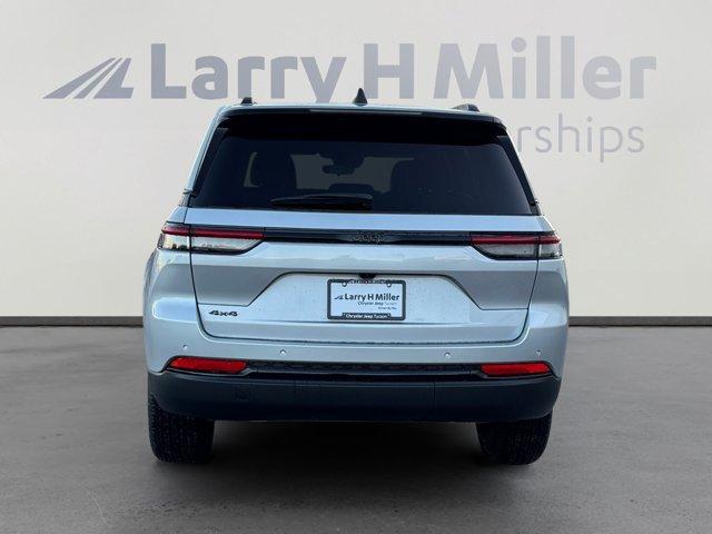 new 2025 Jeep Grand Cherokee car, priced at $40,205