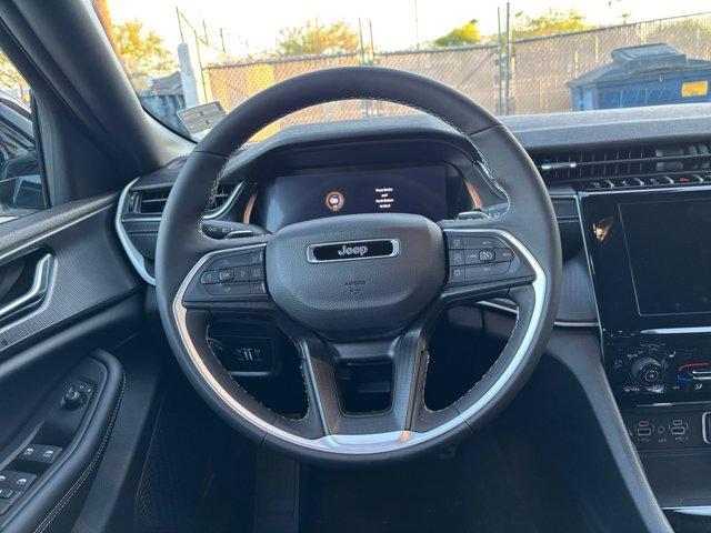 new 2025 Jeep Grand Cherokee car, priced at $40,205