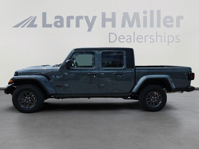 new 2025 Jeep Gladiator car, priced at $45,583