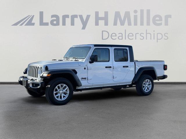 used 2023 Jeep Gladiator car, priced at $32,949