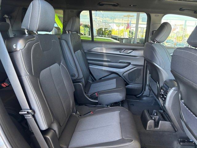 new 2025 Jeep Grand Cherokee L car, priced at $39,285