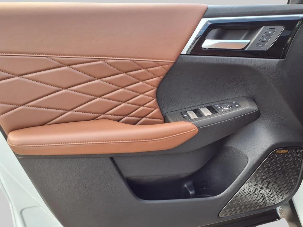 new 2025 Mitsubishi Outlander car, priced at $43,125