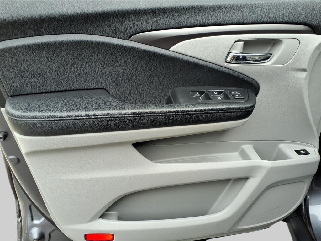 used 2017 Honda Pilot car, priced at $17,997