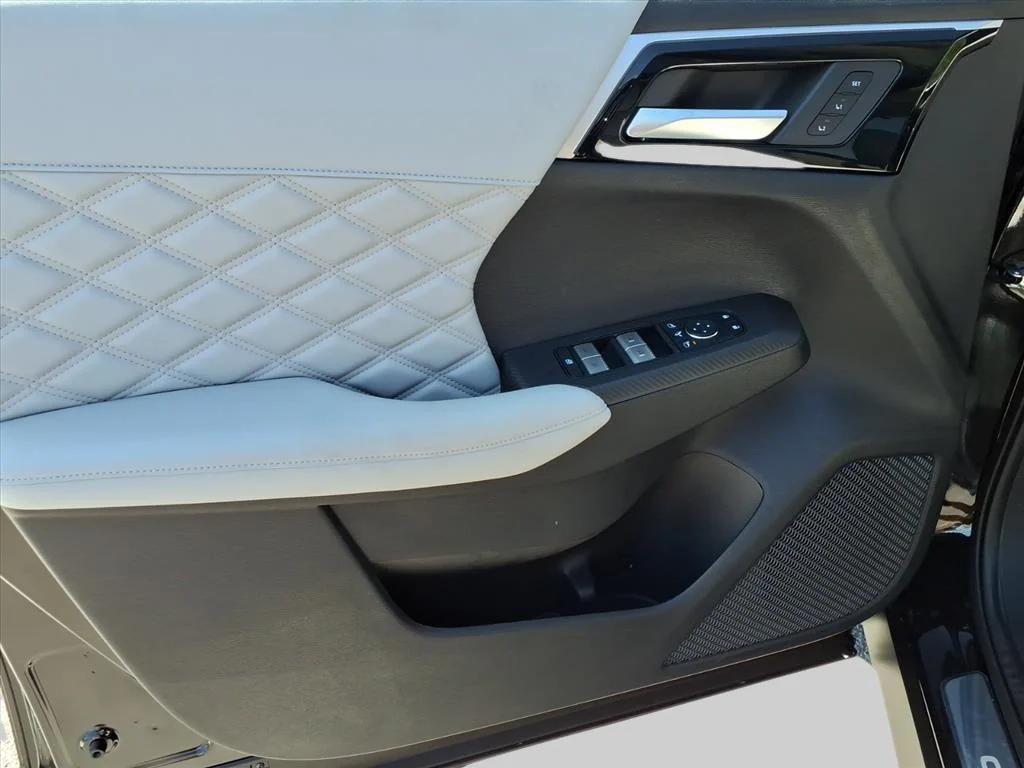 new 2025 Mitsubishi Outlander PHEV car, priced at $52,645