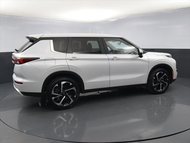 new 2024 Mitsubishi Outlander car, priced at $33,660