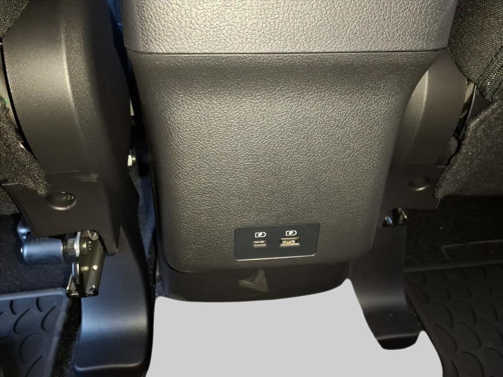 new 2025 Mitsubishi Outlander car, priced at $41,745