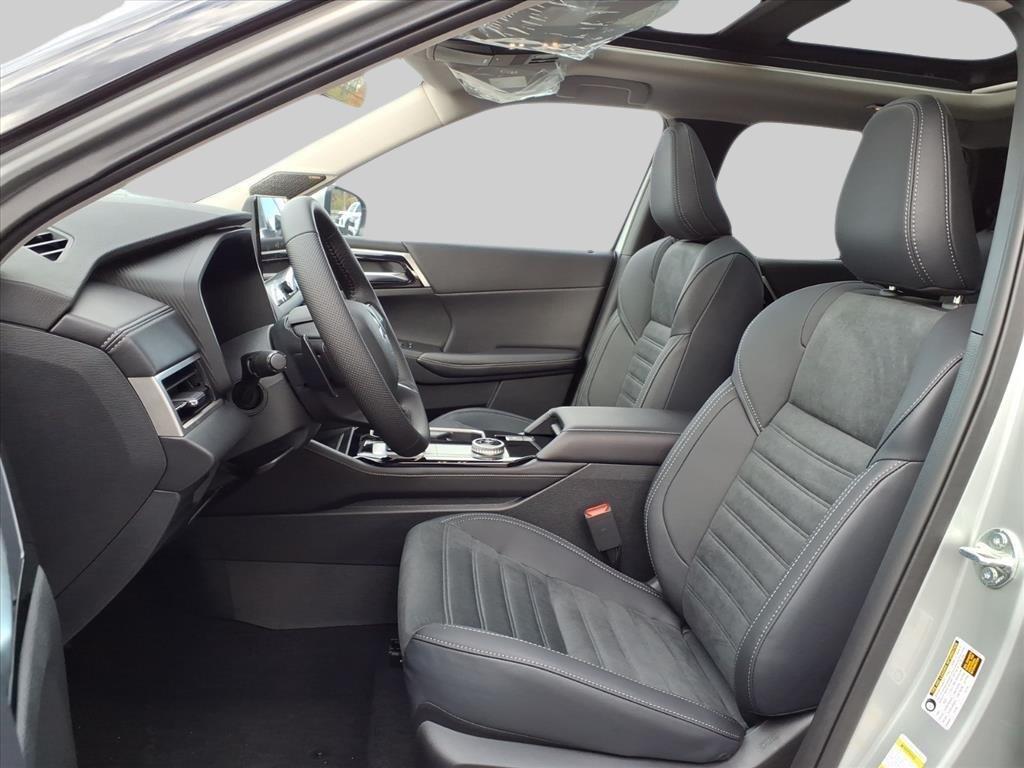 new 2025 Mitsubishi Outlander car, priced at $39,450