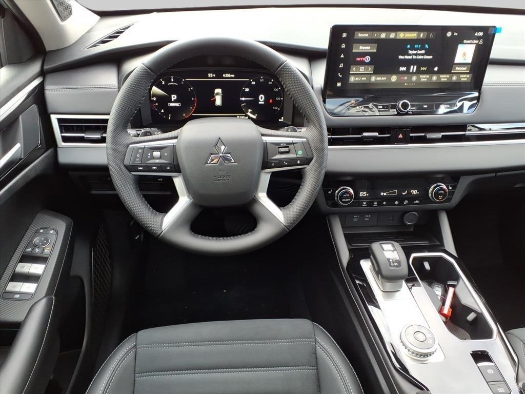 new 2025 Mitsubishi Outlander car, priced at $39,450