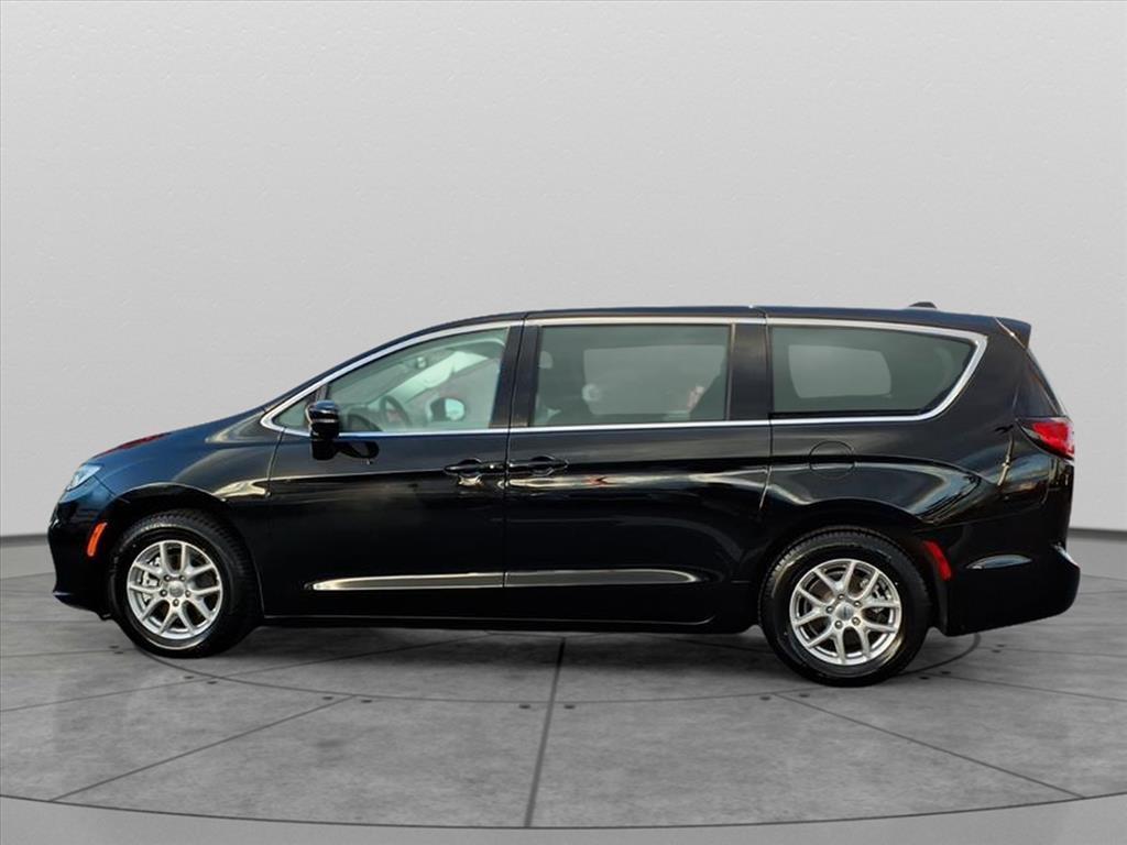 used 2024 Chrysler Pacifica car, priced at $31,350