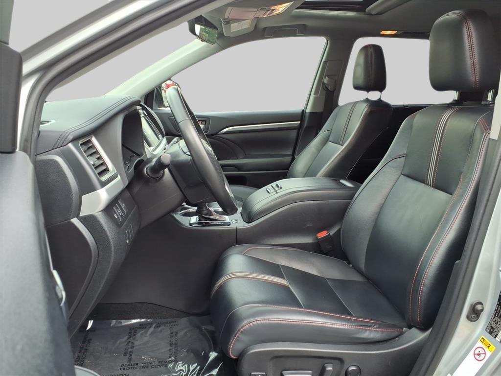 used 2019 Toyota Highlander car, priced at $22,587