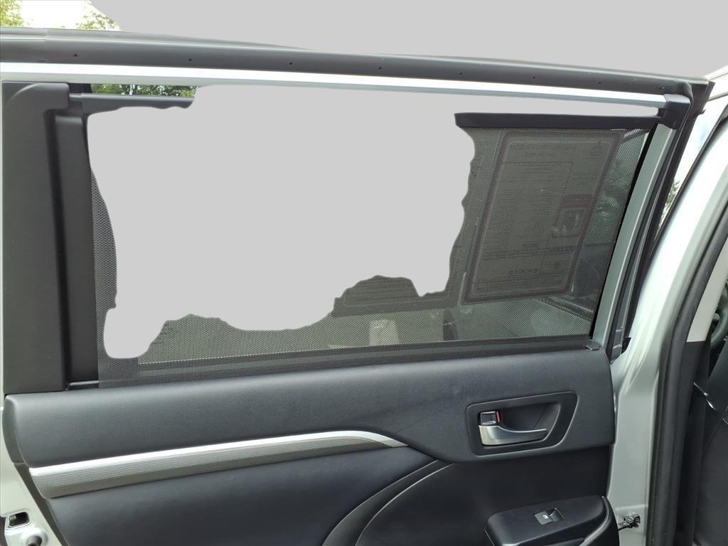 used 2019 Toyota Highlander car, priced at $22,587