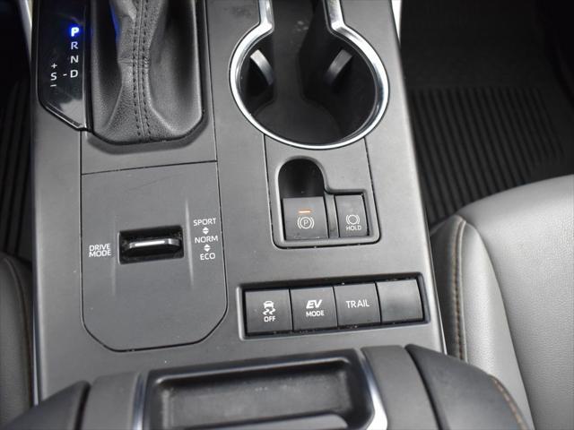 used 2022 Toyota Highlander Hybrid car, priced at $32,245