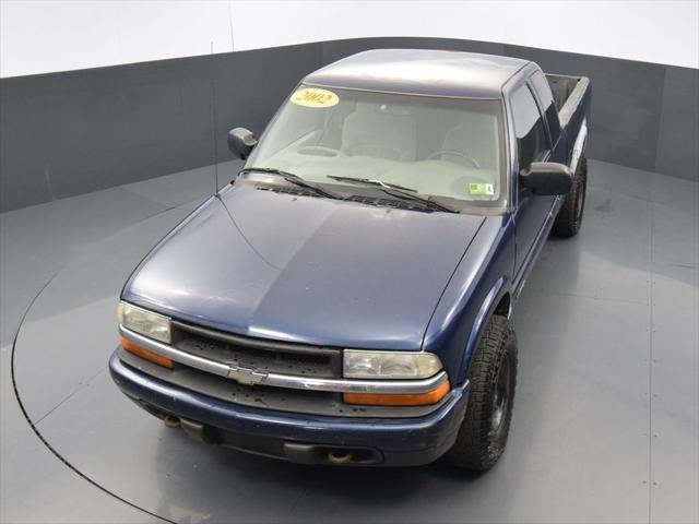 used 2002 Chevrolet S-10 car, priced at $2,595
