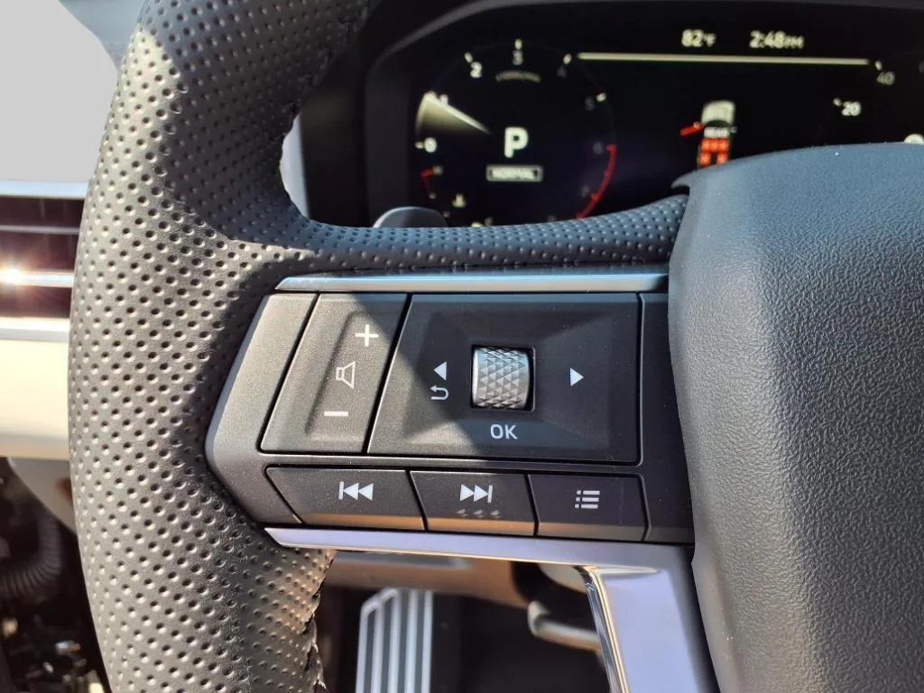 new 2025 Mitsubishi Outlander car, priced at $46,140