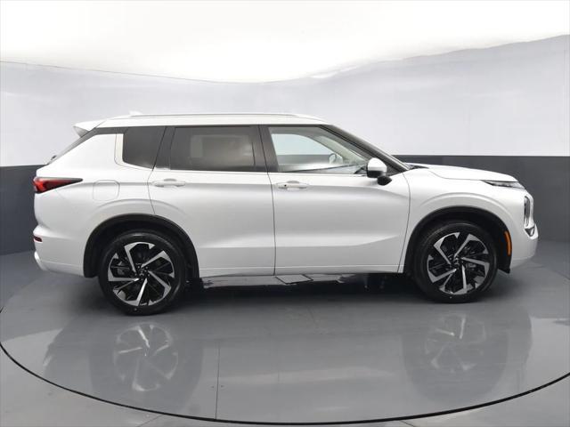 new 2024 Mitsubishi Outlander car, priced at $36,665