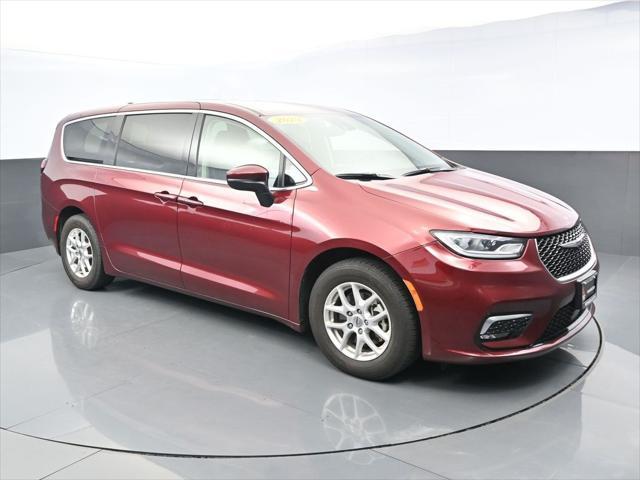 used 2023 Chrysler Pacifica car, priced at $23,003