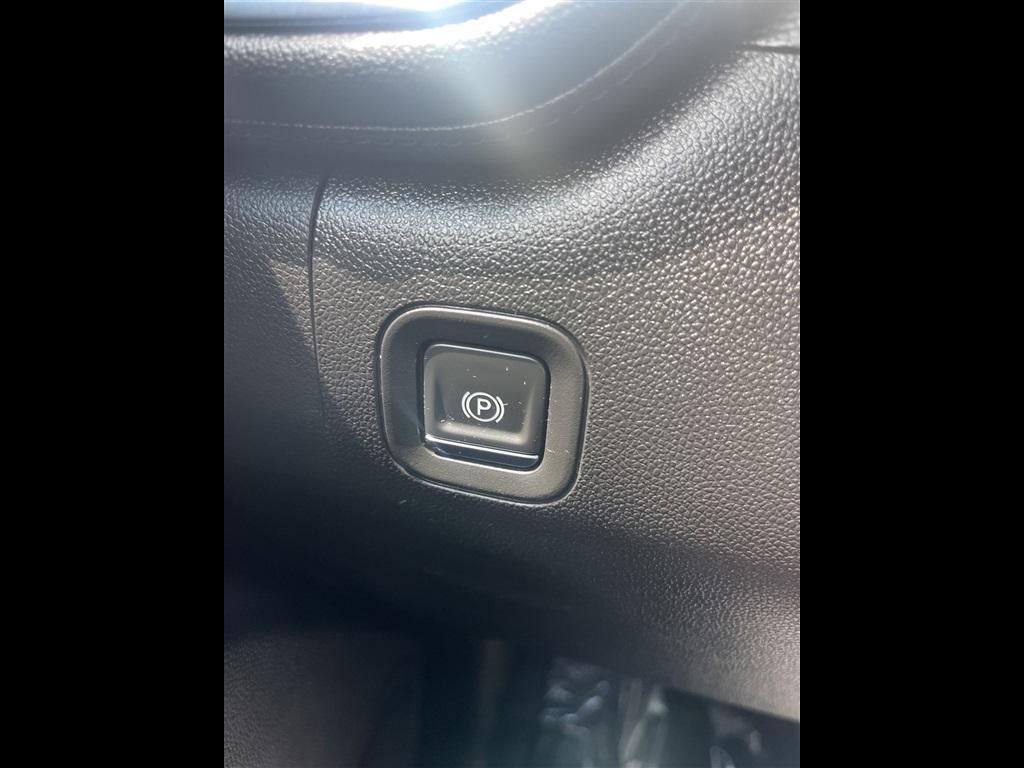 used 2021 Chevrolet Silverado 1500 car, priced at $39,818