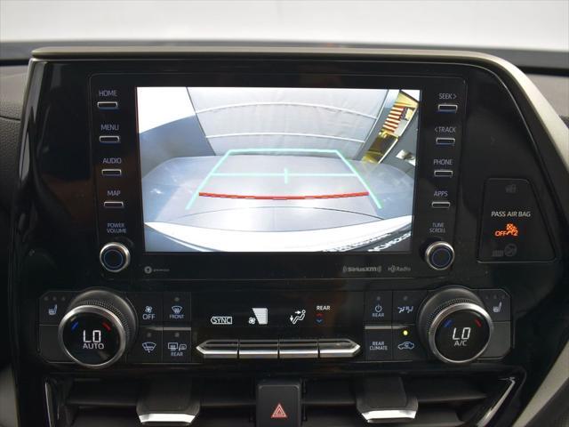 used 2022 Toyota Highlander car, priced at $34,997