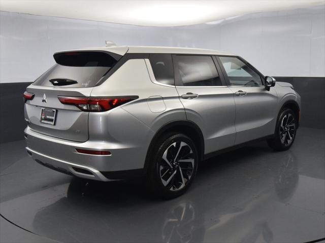 new 2024 Mitsubishi Outlander car, priced at $33,545